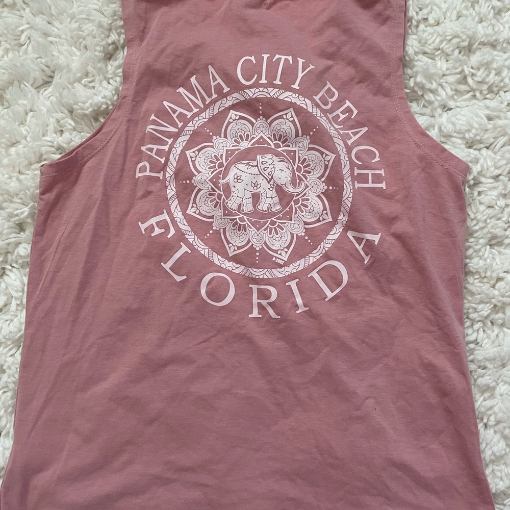 pink tank top